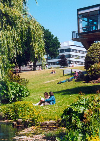 University of Southampton campus (� University of Southampton)